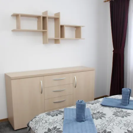 Apartament Coresi Брашов