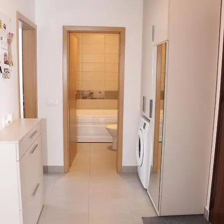 Apartament Coresi Апартаменти *
